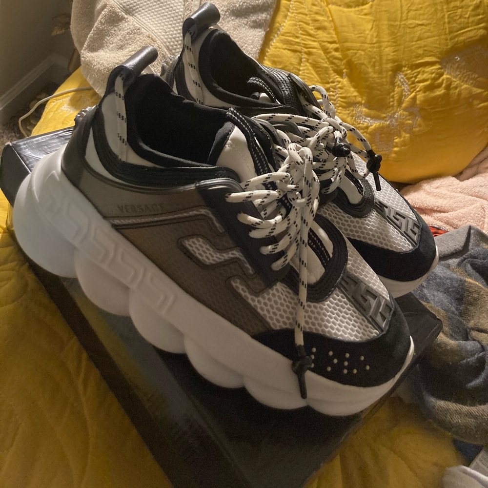 Versace sneaker chain reaction